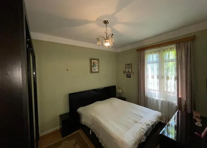 Vila com 3 dormitórios